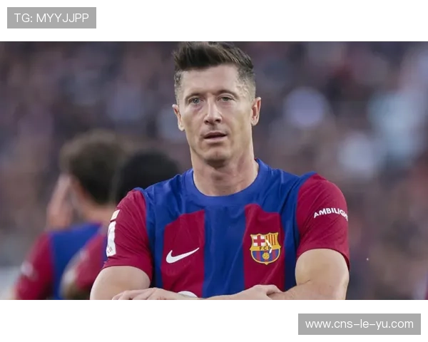 芝加哥火焰向莱万开出两年高薪合同,37岁波兰前锋同时收到欧洲和沙特报价 芝加哥火焰向莱万开出两年高薪合同,37岁波兰前锋同时收到欧洲和沙特报价